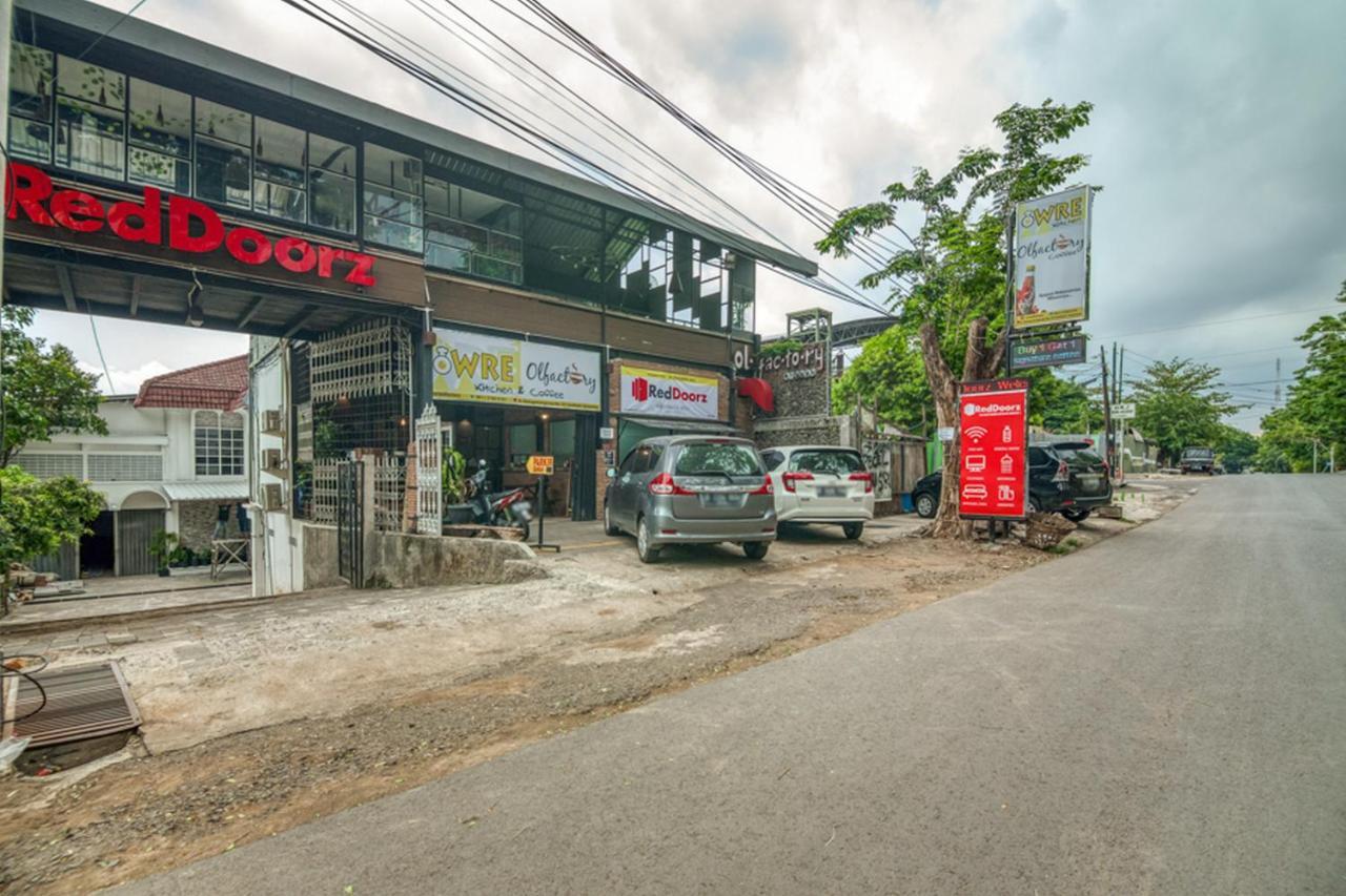 Reddoorz Plus Near Akademi Kepolisian Semarang 3 Ngoại thất bức ảnh