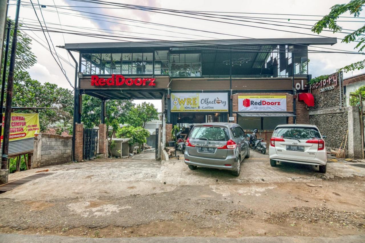 Reddoorz Plus Near Akademi Kepolisian Semarang 3 Ngoại thất bức ảnh